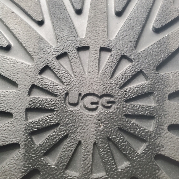 UGG Classic Neumel Chukka Boot Black (1094269) Sz 8 *fits like 8.5 - Picture 7 of 9